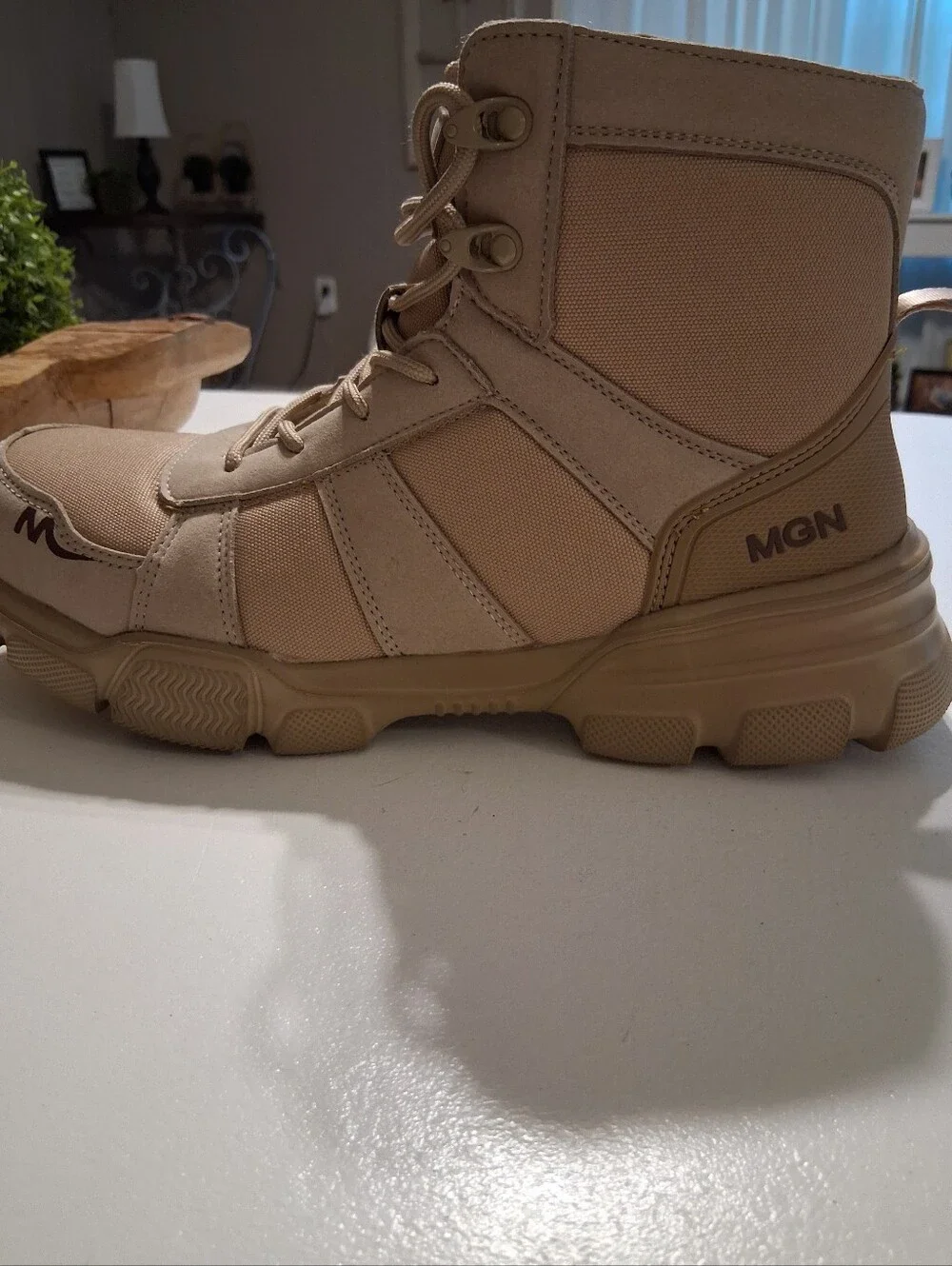 MGN Lightweight Steel Toe Tactical Work Boots in Desert Tan Size 12 NEW